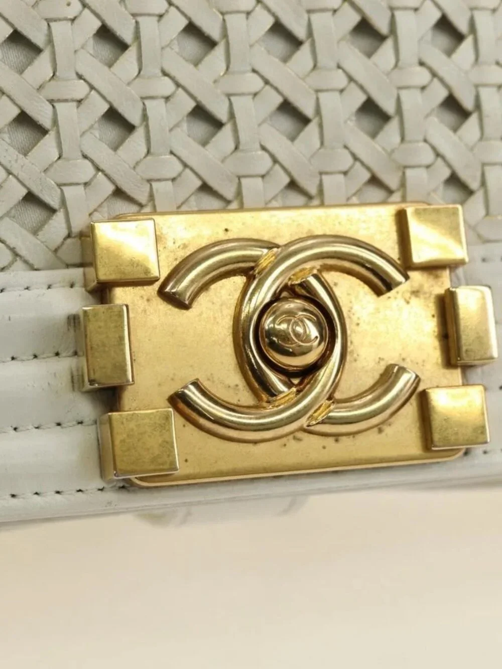 CHANEL Chain Boy Chanel Shoulder Bag Leather White Gold CC Auth ka4428V